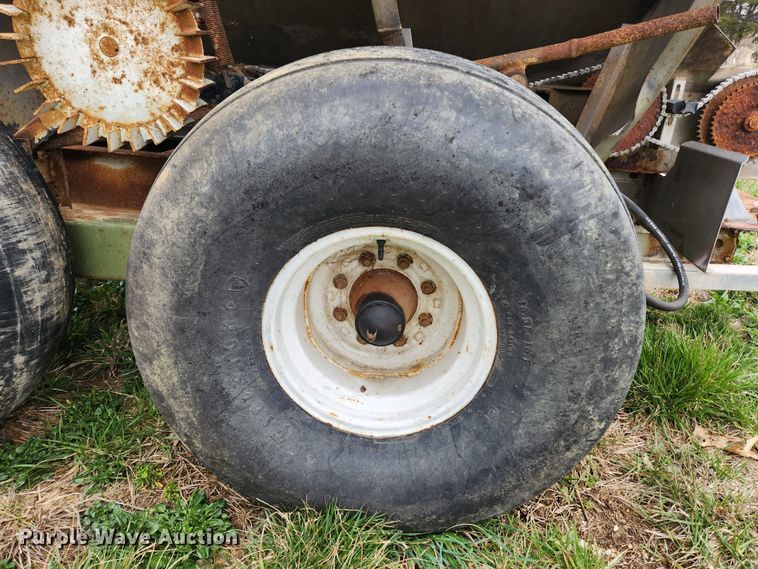 image for item JB9500 Tyler  fertilizer spreader