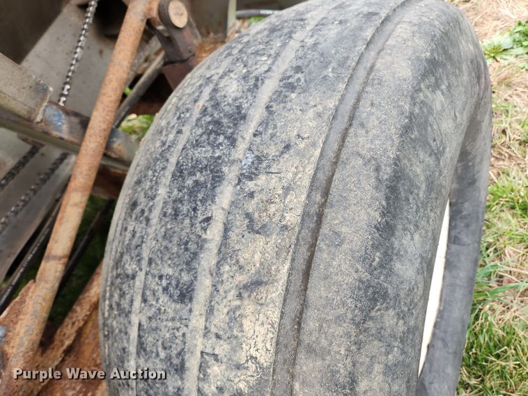 image for item JB9500 Tyler  fertilizer spreader