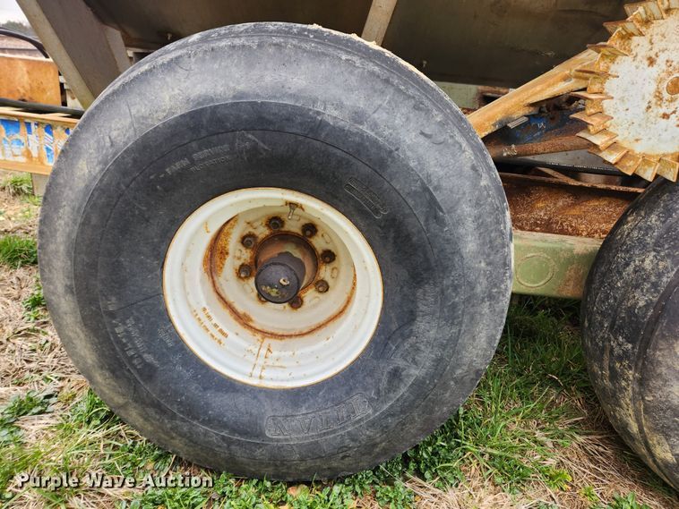 image for item JB9500 Tyler  fertilizer spreader