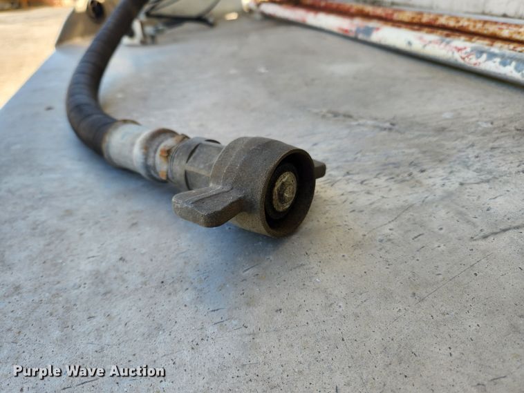 image for item JB9607 1993 Ledwell LW38AA  feed delivery trailer