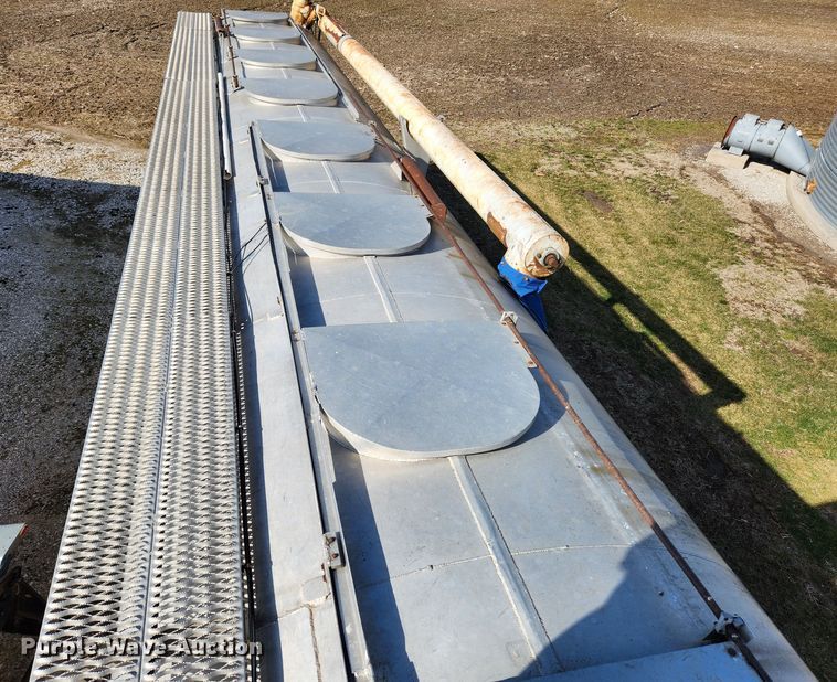 image for item JB9607 1993 Ledwell LW38AA  feed delivery trailer