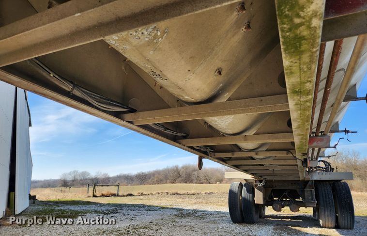 image for item JB9607 1993 Ledwell LW38AA  feed delivery trailer