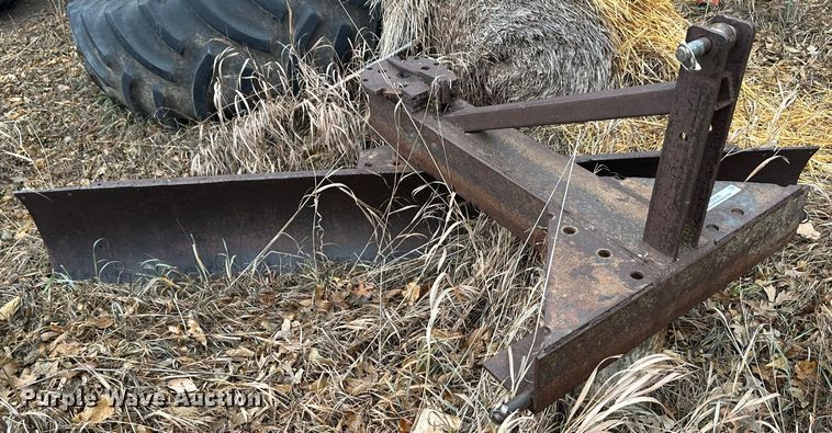 image for item JD9639 90" W three point blade