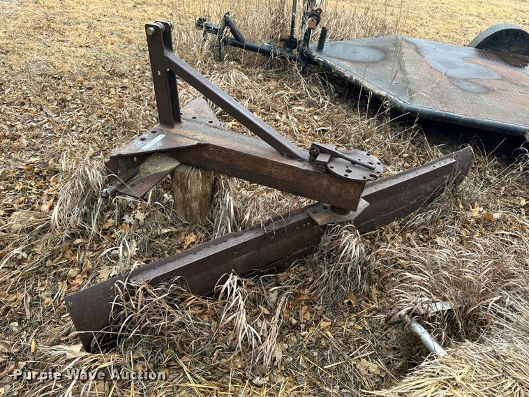 image for item JD9639 90" W three point blade