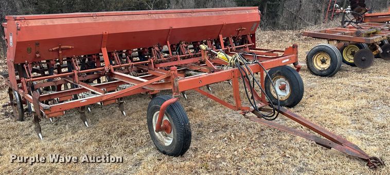 image for item JD9641 International 150  grain drill