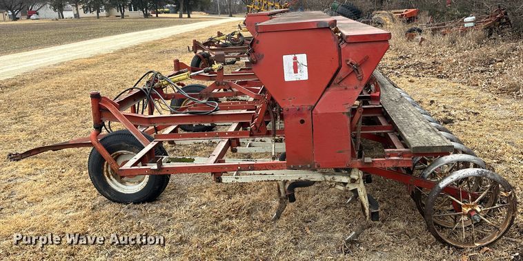 image for item JD9641 International 150  grain drill