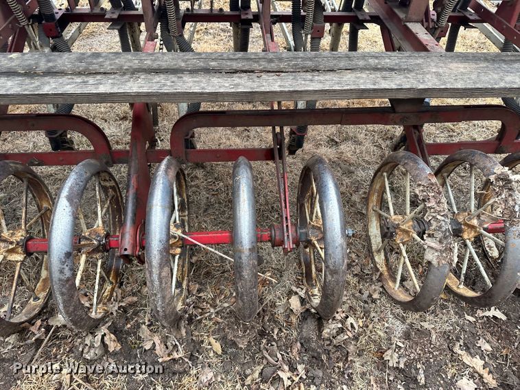 image for item JD9641 International 150  grain drill