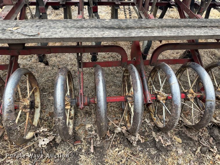 image for item JD9641 International 150  grain drill