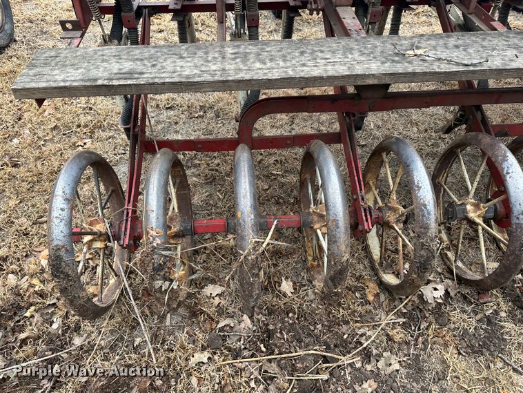 image for item JD9641 International 150  grain drill