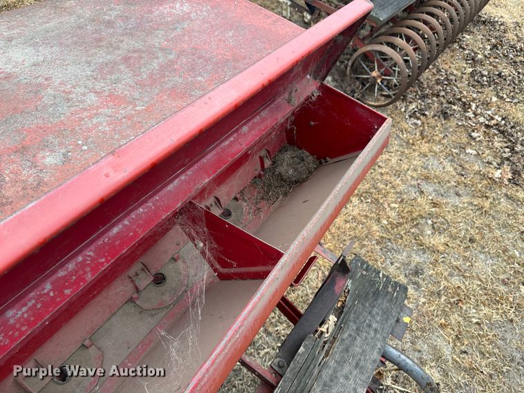 image for item JD9641 International 150  grain drill