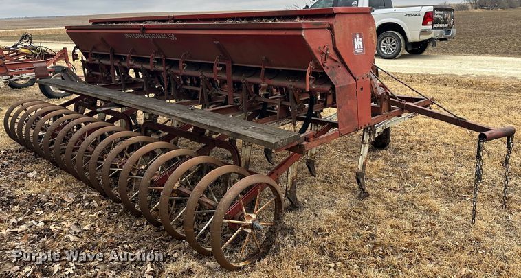 image for item JD9641 International 150  grain drill