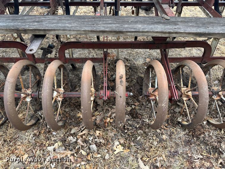 image for item JD9641 International 150  grain drill