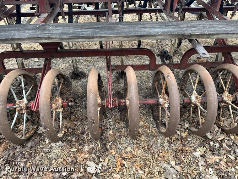 image for item JD9641 International 150  grain drill