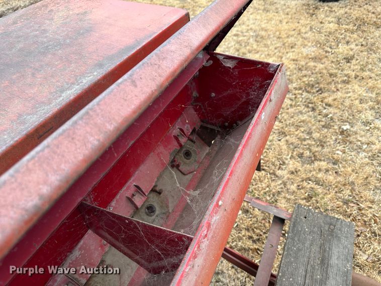 image for item JD9641 International 150  grain drill