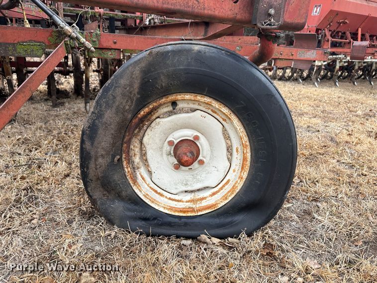 image for item JD9641 International 150  grain drill