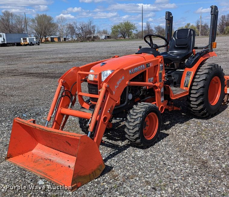 image for item KB9531 Kubota B2320D  MFWD tractor