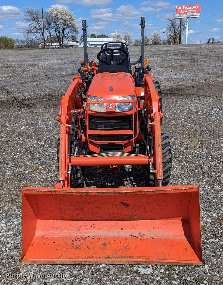 image for item KB9531 Kubota B2320D  MFWD tractor