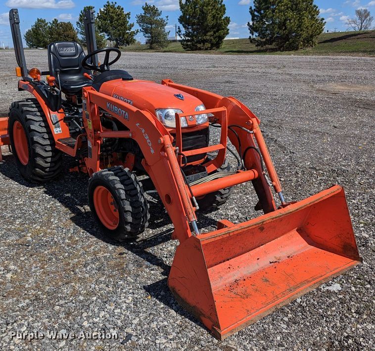 image for item KB9531 Kubota B2320D  MFWD tractor