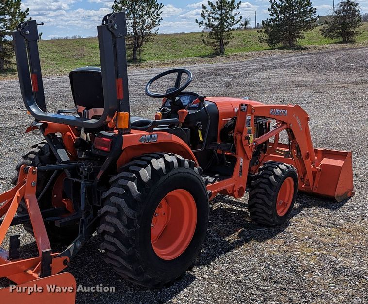 image for item KB9531 Kubota B2320D  MFWD tractor