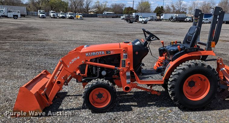 image for item KB9531 Kubota B2320D  MFWD tractor