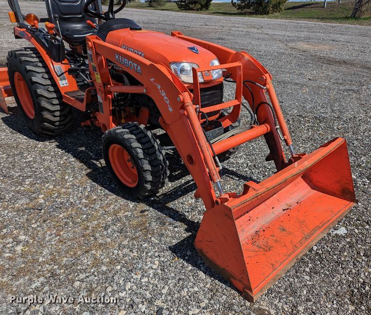 image for item KB9531 Kubota B2320D  MFWD tractor