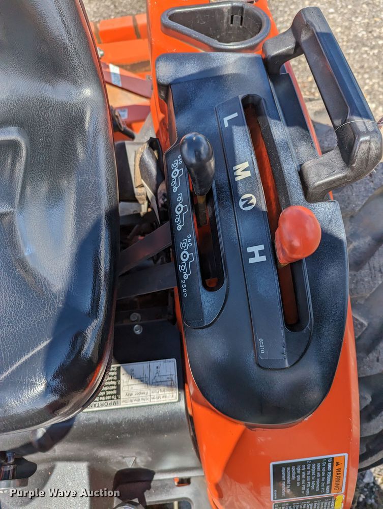 image for item KB9531 Kubota B2320D  MFWD tractor