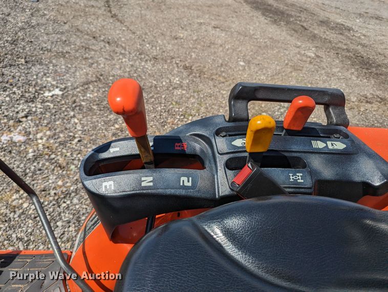 image for item KB9531 Kubota B2320D  MFWD tractor