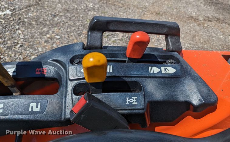 image for item KB9531 Kubota B2320D  MFWD tractor