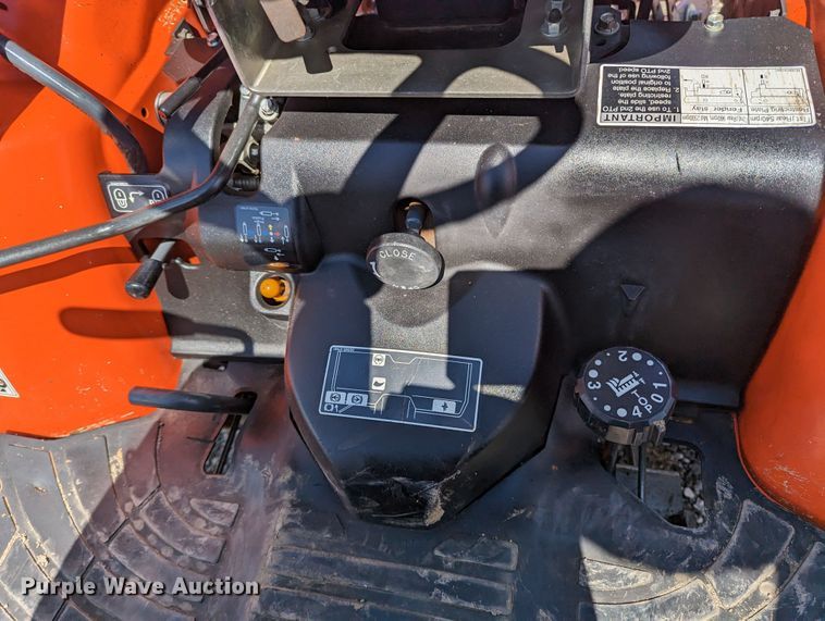 image for item KB9531 Kubota B2320D  MFWD tractor