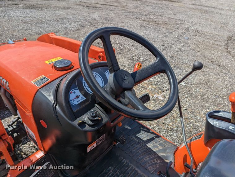 image for item KB9531 Kubota B2320D  MFWD tractor