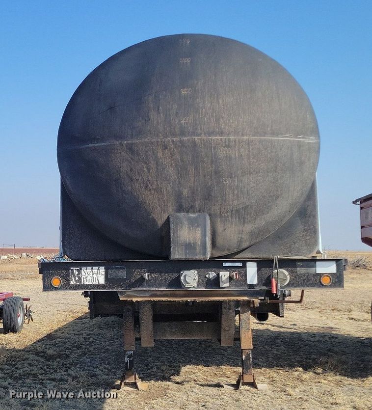 image for item KD9268 2006 Neville  sprayer trailer