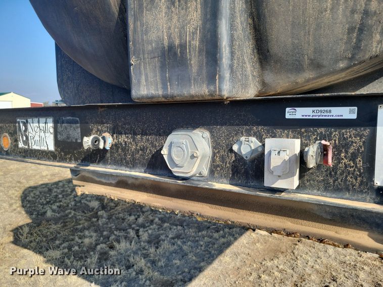 image for item KD9268 2006 Neville  sprayer trailer