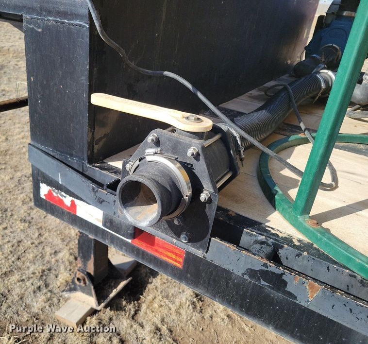 image for item KD9268 2006 Neville  sprayer trailer