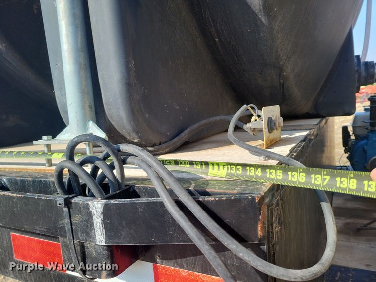 image for item KD9268 2006 Neville  sprayer trailer