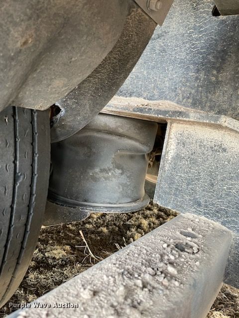 image for item KD9268 2006 Neville  sprayer trailer