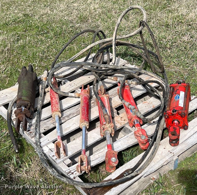 image for item KR9453 (6) hydraulic cylinders