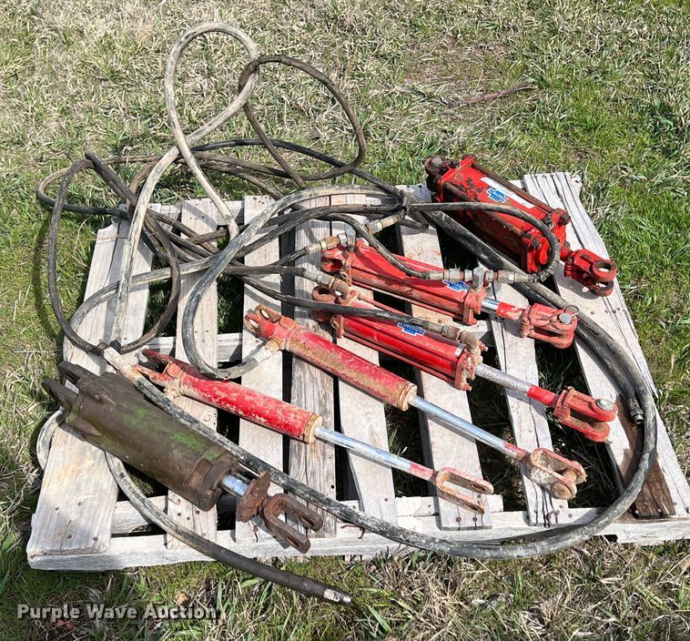 image for item KR9453 (6) hydraulic cylinders