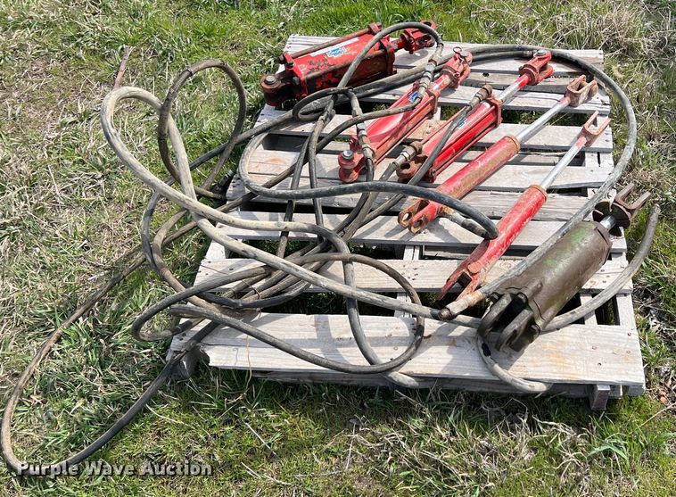 image for item KR9453 (6) hydraulic cylinders