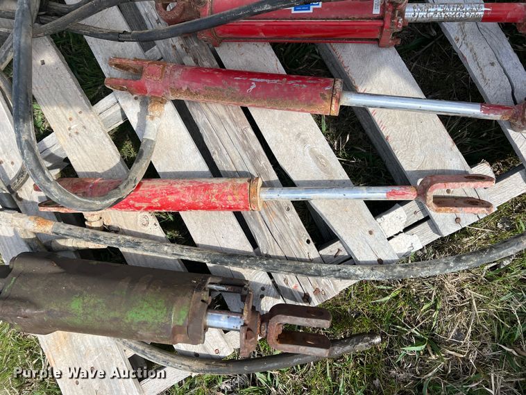 image for item KR9453 (6) hydraulic cylinders