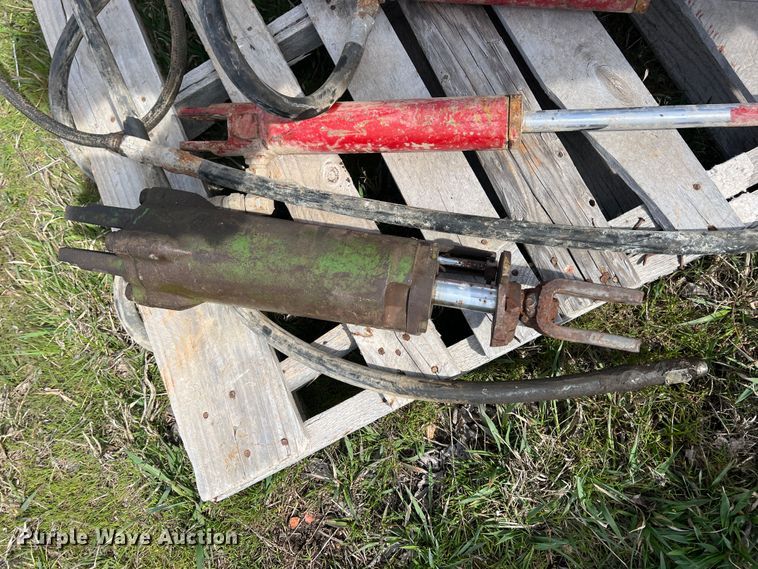 image for item KR9453 (6) hydraulic cylinders