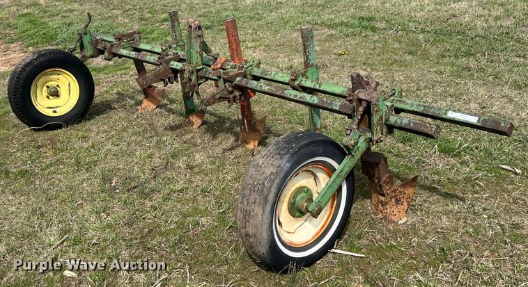 image for item KR9455 John Deere  plow