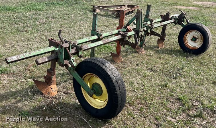 image for item KR9455 John Deere  plow