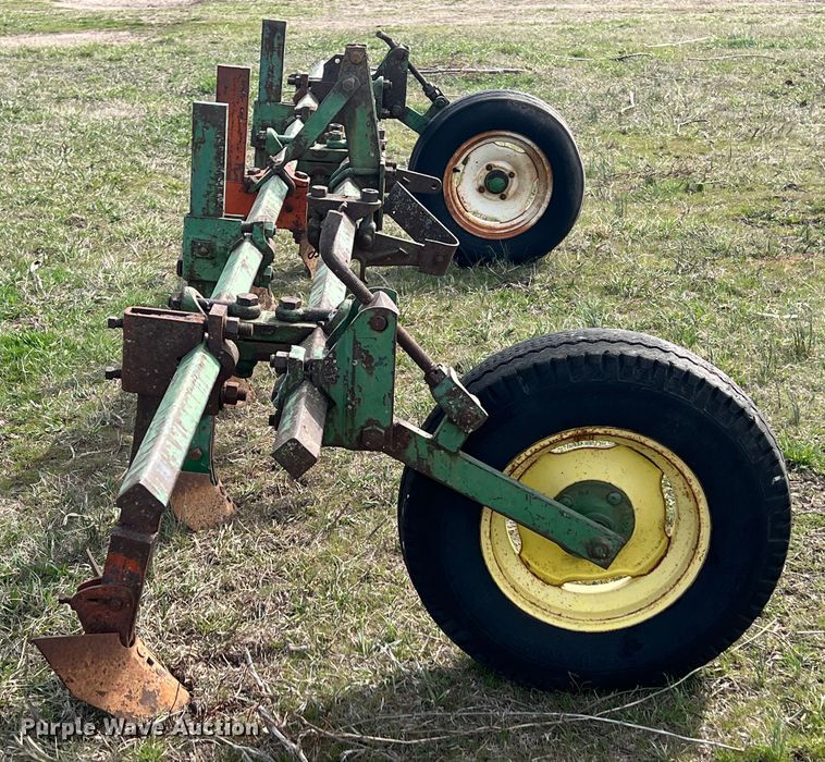 image for item KR9455 John Deere  plow