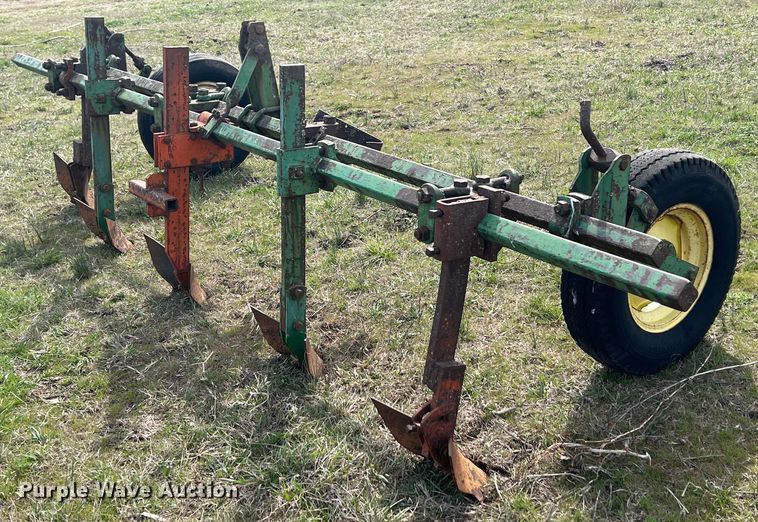 image for item KR9455 John Deere  plow