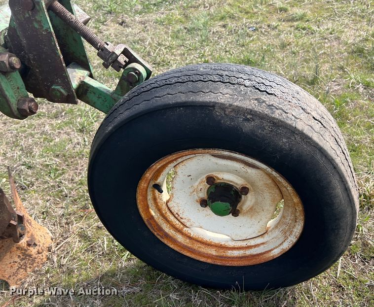 image for item KR9455 John Deere  plow