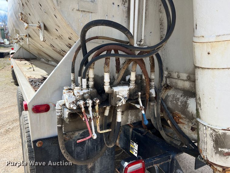 image for item KR9480 1988 International F2674  feed delivery truck