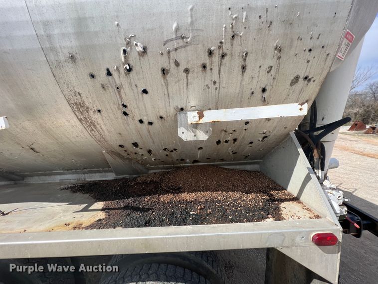 image for item KR9480 1988 International F2674  feed delivery truck