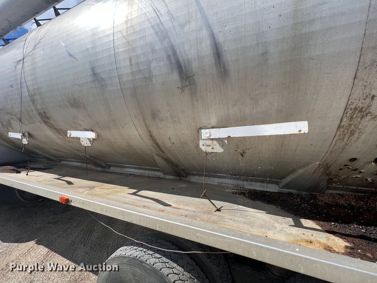 image for item KR9480 1988 International F2674  feed delivery truck