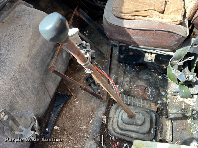 image for item KR9480 1988 International F2674  feed delivery truck