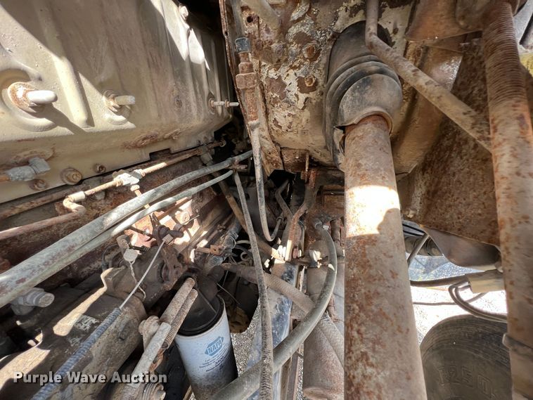 image for item KR9480 1988 International F2674  feed delivery truck